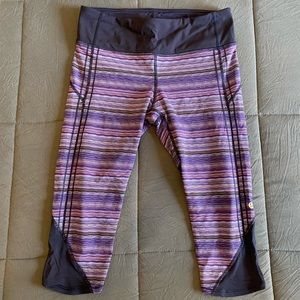 EUC Lululemon 21” Crop Leggings